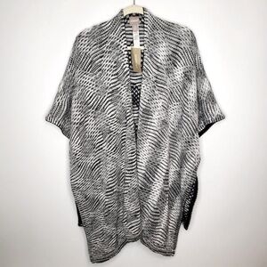 NWT Chicos Reversible Textured Knit Ruana Poncho Wrap OS